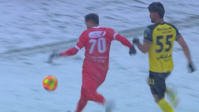 گل اول پرسپولیس به سپاهان روی شوت پای چپ اوستون اورونوف