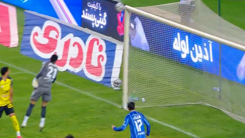 دو موقعیت گلزنی پیاپی برای استقلال که به تیر دروازه برخورد کرد