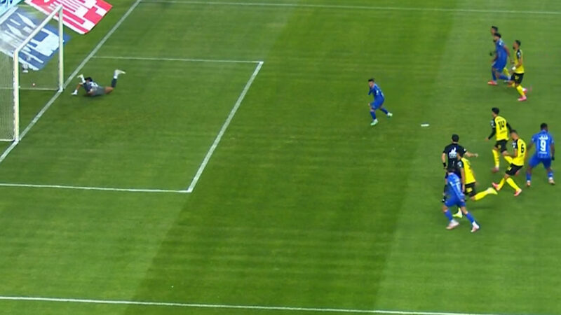 گل اول استقلال به سپاهان پنالتی یاسر آسانی