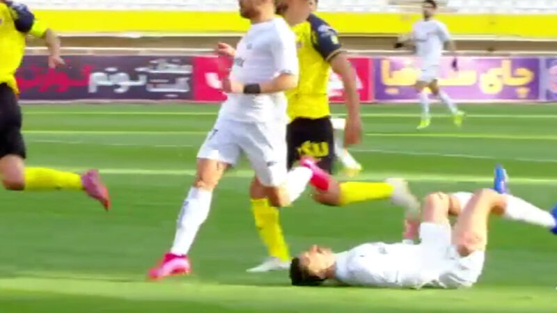 تلویزیون، لیگ برتر ایران را سانسور کرد!