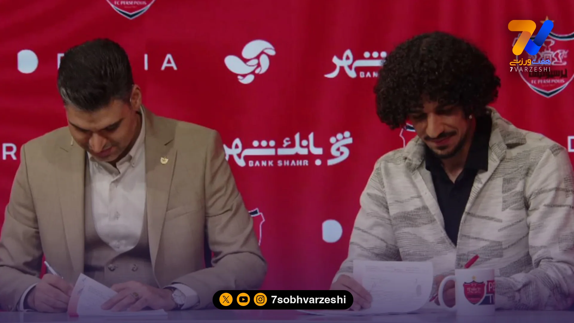 اولین عکس از ثبت قرارداد خرید جدید پرسپولیس و اوسمار