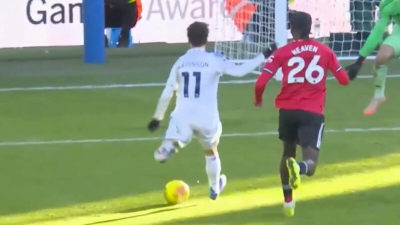 گل اول لیدز به منچستریونایتد توسط ارونسون