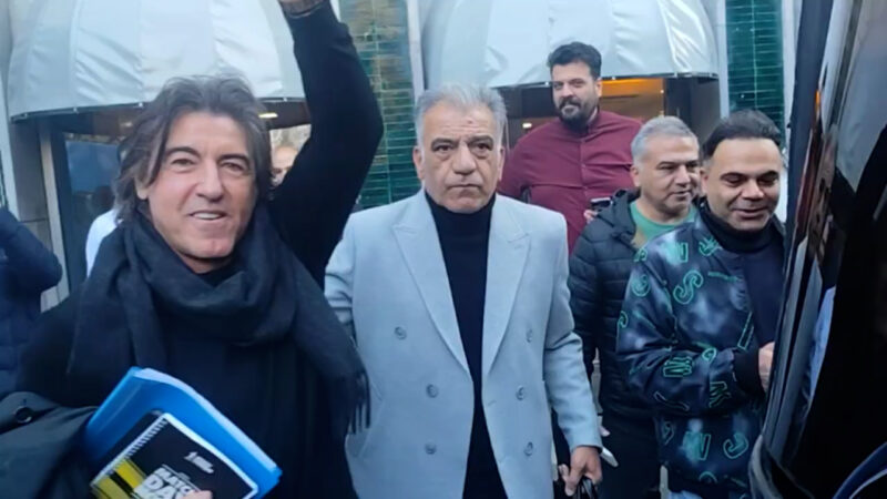 هواداران استقلال ساپینتو را با تشویق راهی نقش جهان کردند