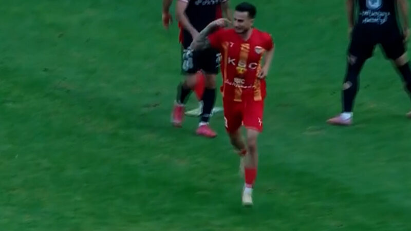 گل اول فولاد به پرسپولیس توسط احسان محروقی