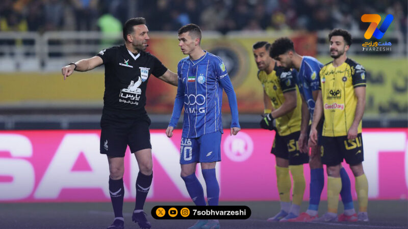 نویدکیا به سیدحسین: آسانی سمت چپ خودت می زند!