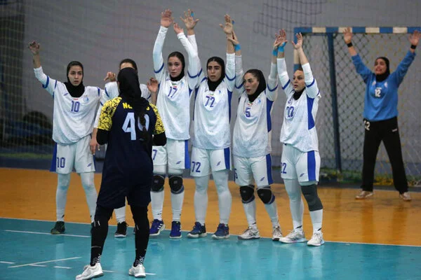 ادامه صدرنشینی سنگ آهن بافق در هفته یازدهم لیگ برتر هندبال زنان