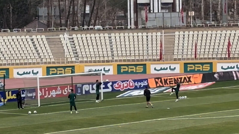 نیازمند برای دوئل با رنه بوبوی گرم کرد