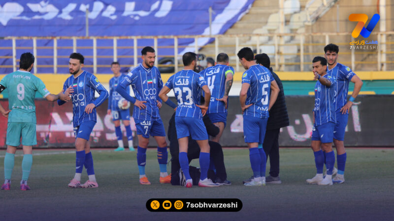 پیکان صفر – استقلال صفر/ گزارش زنده؛ گل منیر آفساید بود، دقیقی اخراج شد!