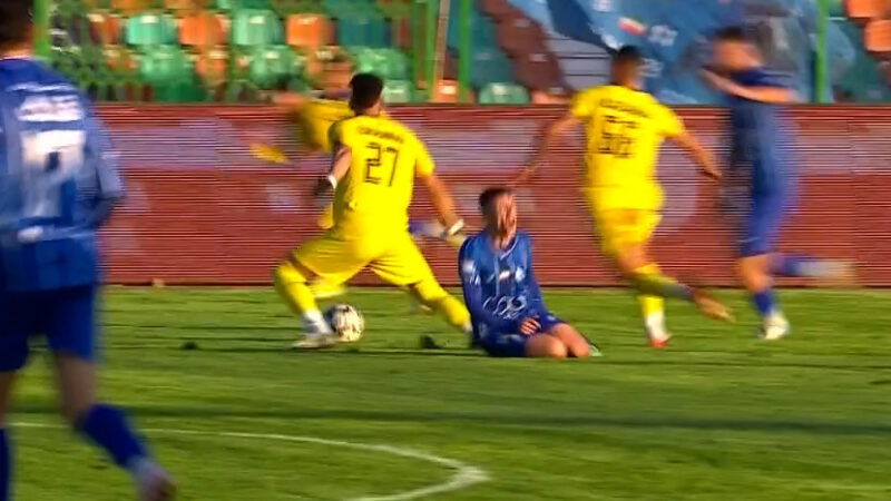 شمس آذر مفت، مفت ده نفره شد!