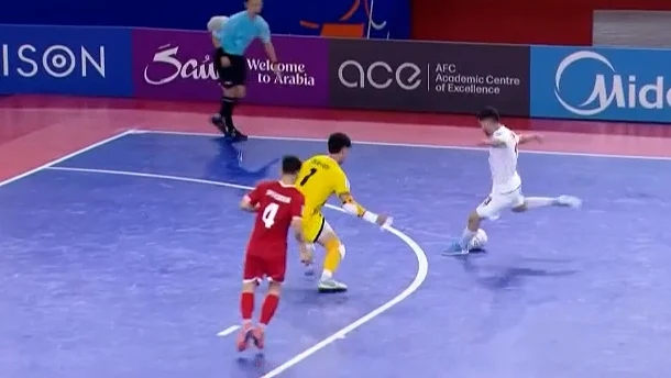 گل چهارم فوتسال ایران به افغانستان توسط مسعود یوسف