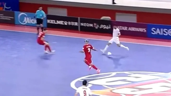 گل پنجم فوتسال ایران به افغانستان توسط مهدی کریمی