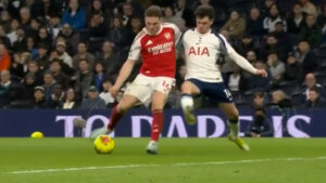 گل چهارم آرسنال به تاتنهام توسط ویکتور گیوکرش - فوتبال