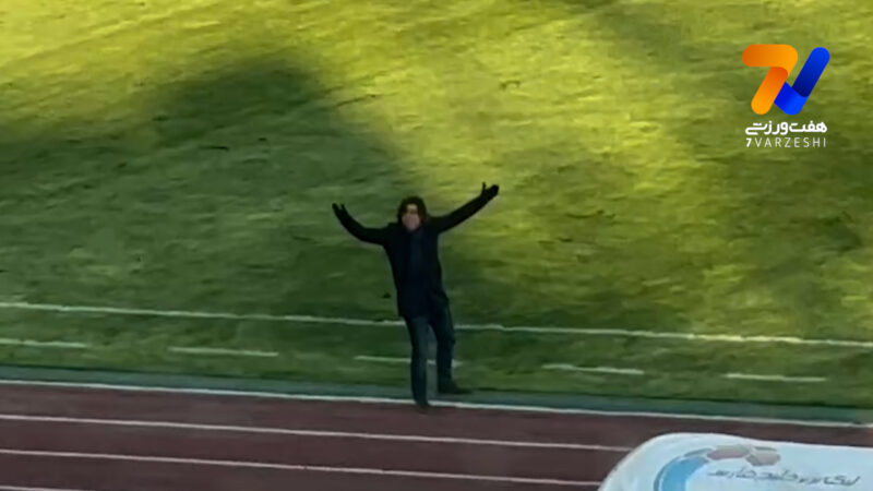 بازیکنان استقلال ساپینتو را عصبانی کردند!