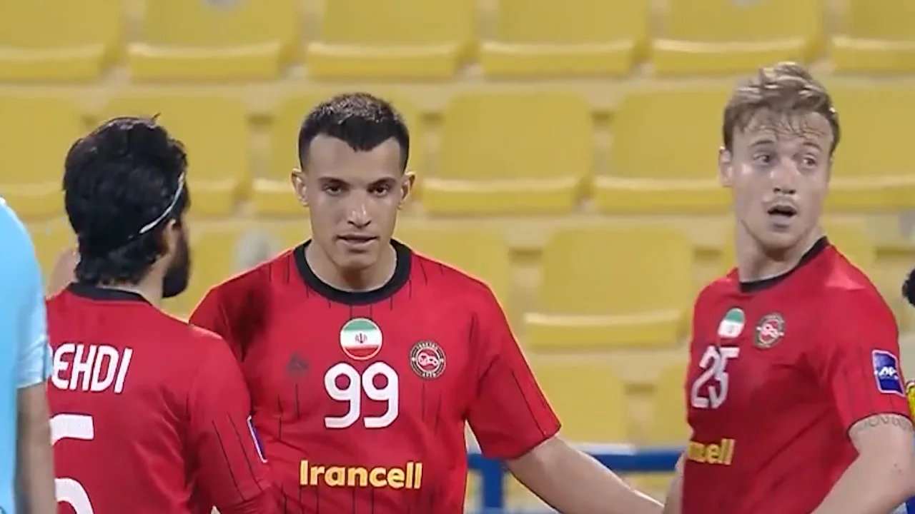 گل دوم تراکتور به الغرافه توسط حسین زاده - جام باشگاه‌ها