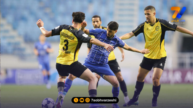 عذرخواهی مهاجم استقلال در رختکن