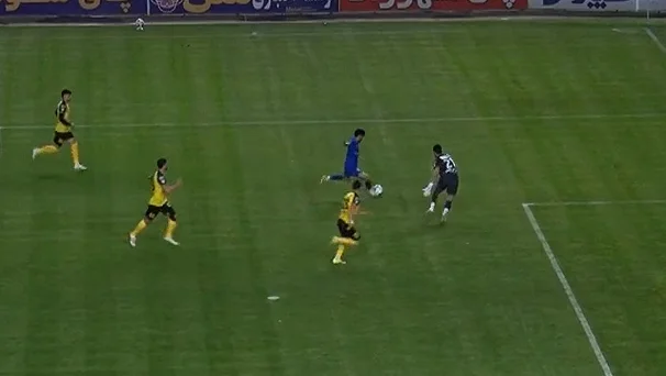 گل اول استقلال خوزستان به سپاهان توسط امیرحسین جلالی وند