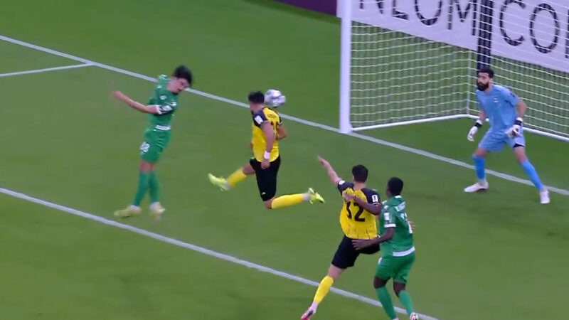 گل دوم سپاهان به الاهلی دوحه توسط آرش رضاوند