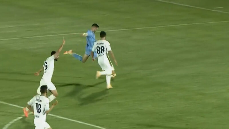 گل پنجم چادرملو به گل گهر توسط مائورو سابایرو