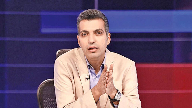 جشن تولد 51 سالگی عادل فردوسی پور با یک کیک مینیمال