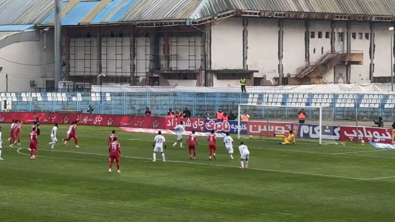 واکنش سرد مازیار زارع به گل ملوان مقابل پرسپولیس