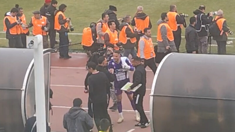 خوش و بش ادسون ماردن دروازه‌بان برزیلی چادرملو با اوسمار