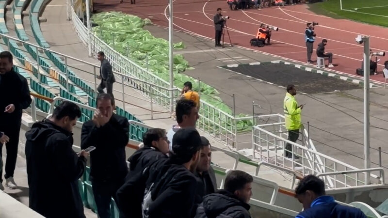 واکنش رحمتی و همراهان به گل اول بازی خیبر و پرسپولیس از دوربین هفت ورزشی