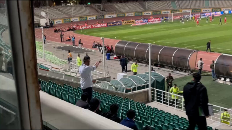 اعتراض رحمتی به شاگردش؛ چرا این جوری بازی می کنی؟