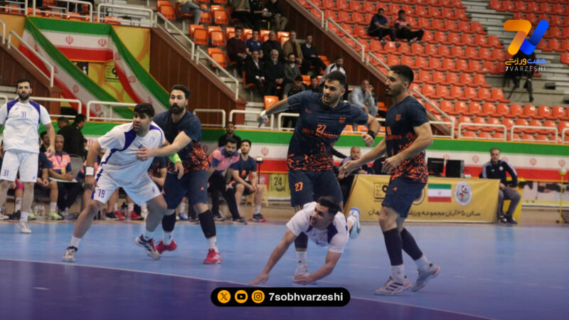 مس کرمان باخت؛ استقلال صدرنشین شد