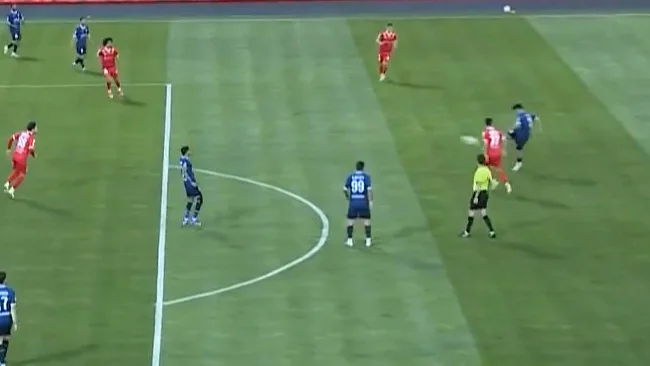 گل اول گل گهر به پرسپولیس توسط پویا پورعلی