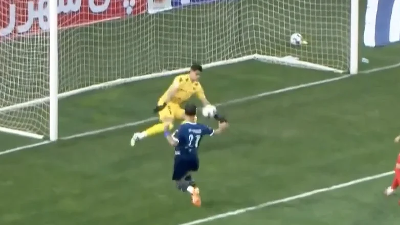 نیازمند مانع گلزنی مهاجم استقلالی گل گهر