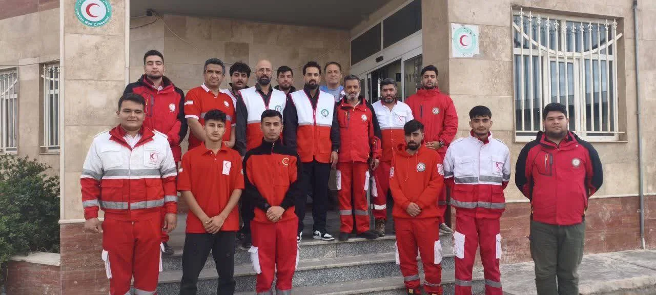 بازیکن سابق پرسپولیس و مربی نساجی عضو جمعیت هلال احمر شدند - فوتبال