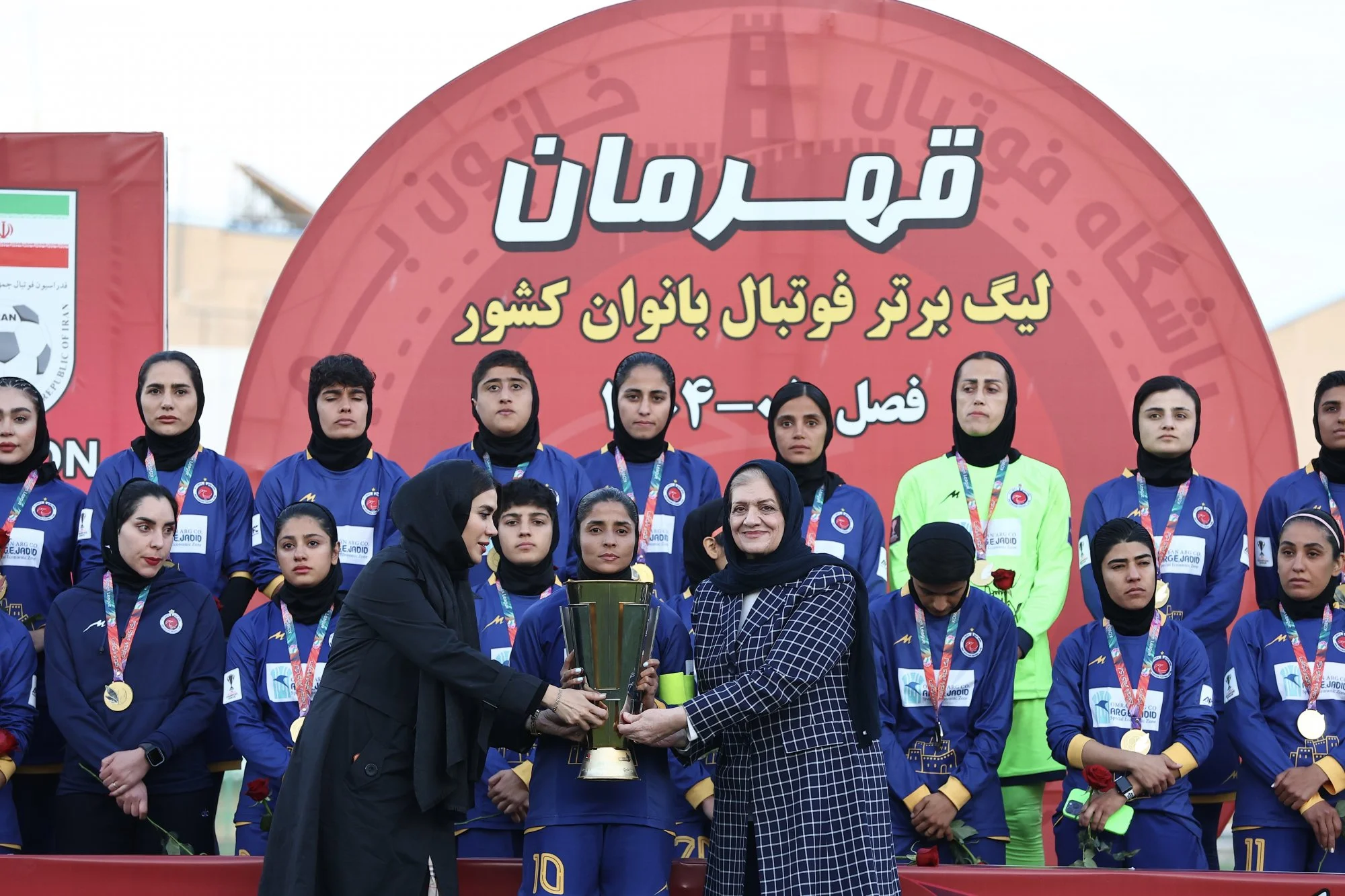 قهرمان پرافتخار فوتبال زنان از مرز انحلال عبور کرد