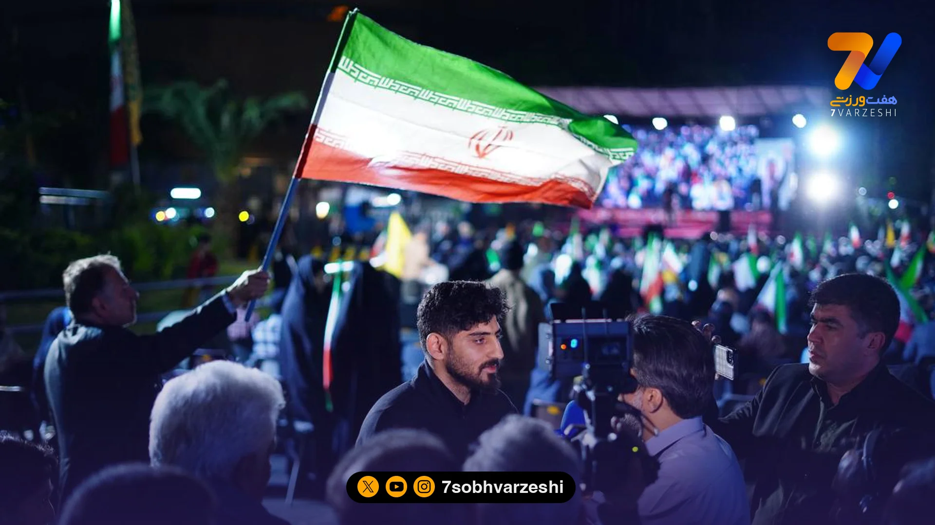 تصویری تیم ملی در کنار مردم - فوتبال