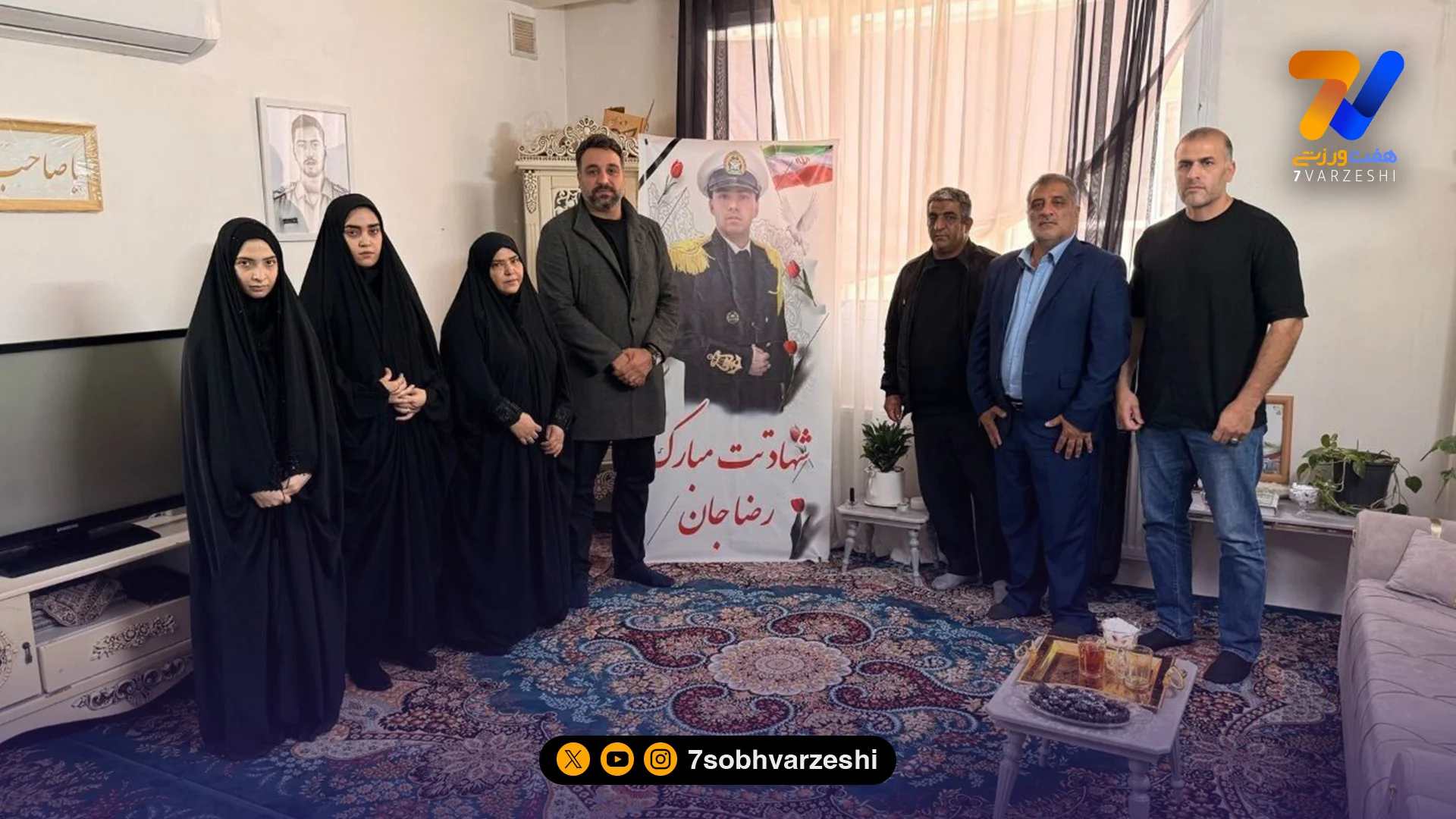 دیدار احسان حدادی با خانواده شهدای ناو دنا - سایر ورزش‌ها
