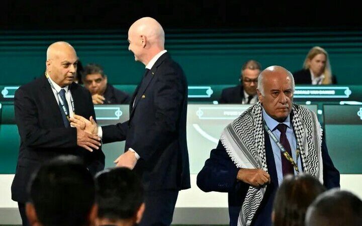 رفتار جالب رئیس فدراسیون فلسطین با رئیس فیفا!