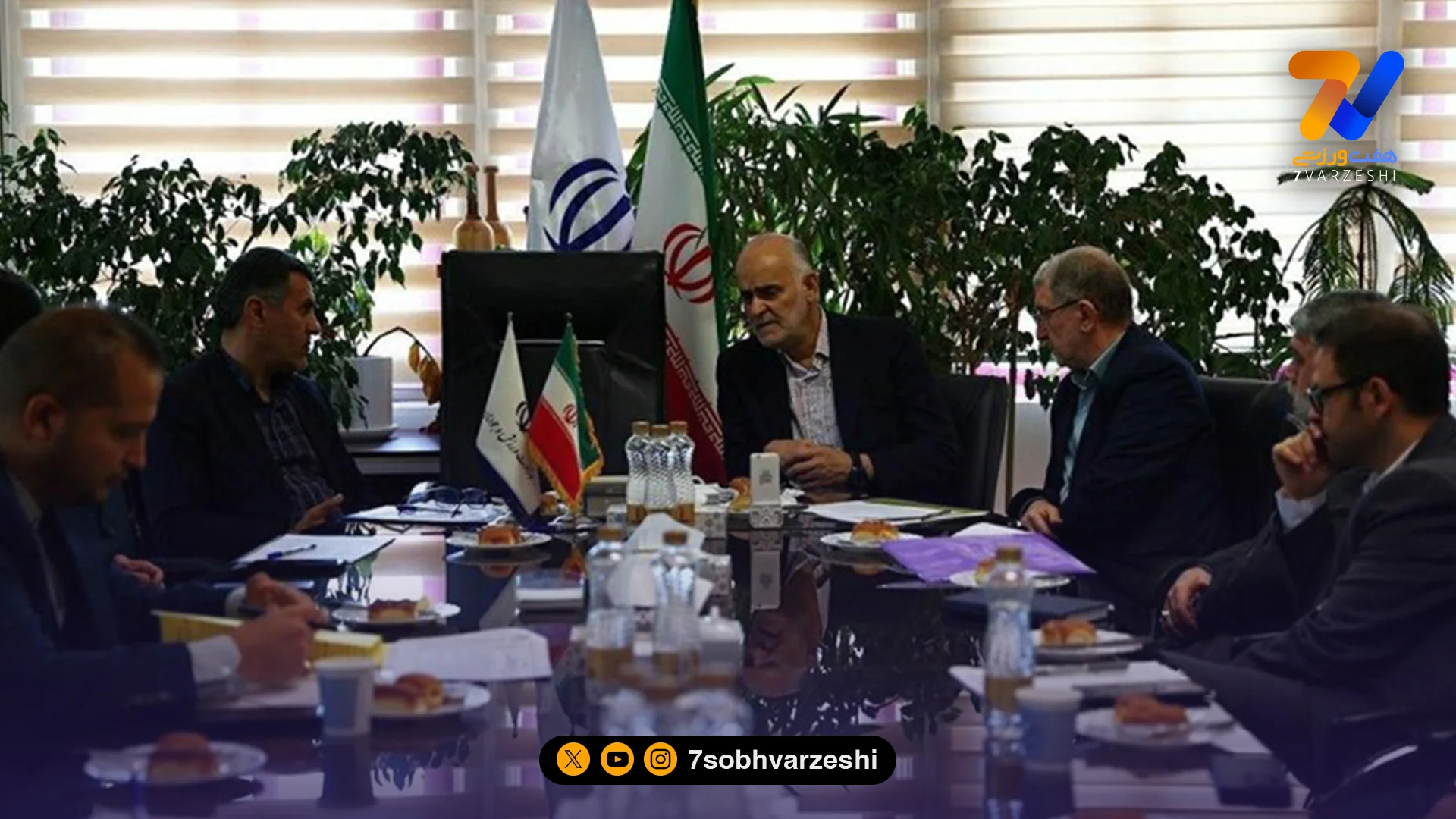 برگزاری نشست سرنوشت‌ساز در وزارت ورزش؛ نبی و ممبینی پیگیر تدارکات فرهنگی جام جهانی - فوتبال