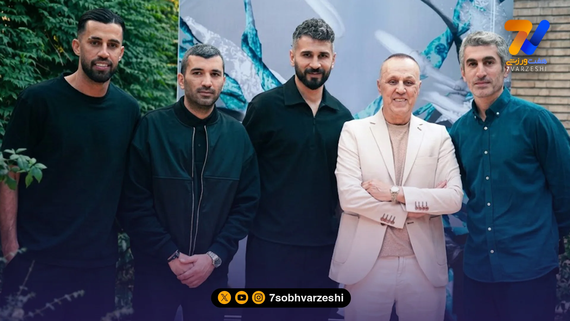 ایستادگی با طعم کلمه و فوتبال؛ قاب ماندگار حمید علیدوستی در کافه شماره ۸