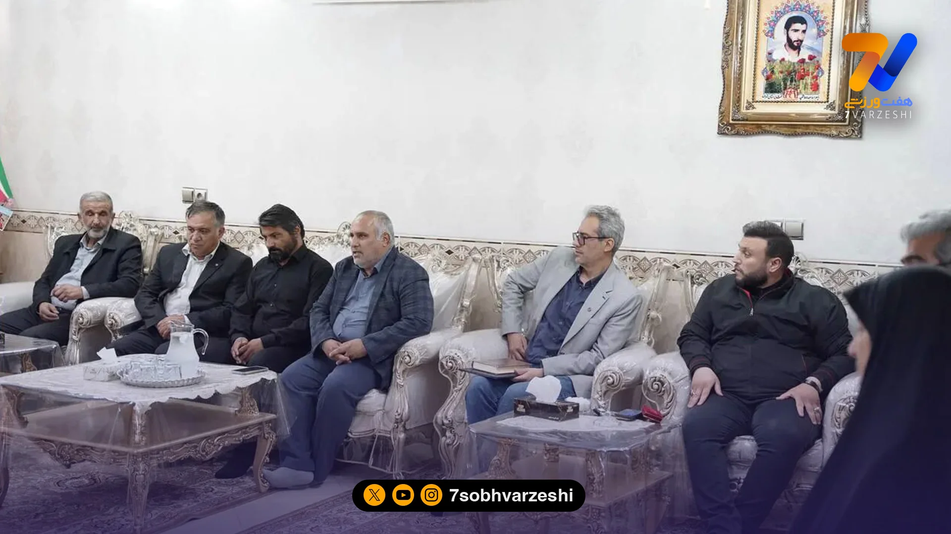 حضور تاجرنیا و مدیران استقلال در ورامین؛ دیدار با بازماندگان حمله موشکی به خانه هواداران آبی - فوتبال