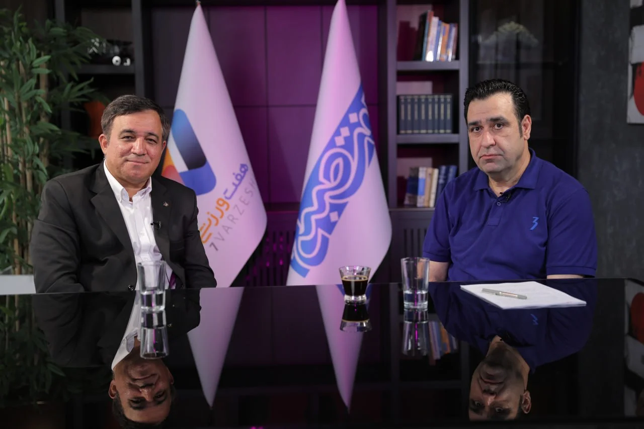 علی تاجرنیا: پرویز خسروانی بهترین مدیر تاریخ باشگاه استقلال است/ من دست شریعتمداری پرسپولیسی را می بوسم - فوتبال